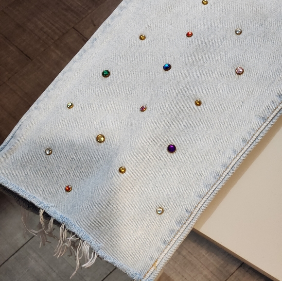 Levis studded/jewel jeans - Picture 4 of 4